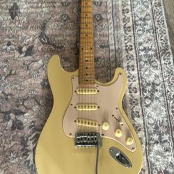 Strat Style Electric Guitar – Plays Great – Ready to Rock!