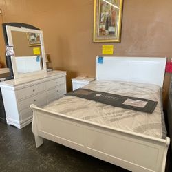 6 Piece Queen Bedroom Set 