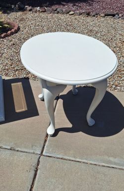 Round side stable