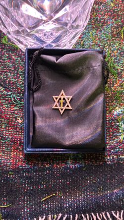 JEWISH STAR WITH CROSS/diamond-cut edges