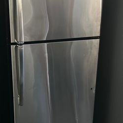 GE Top-Freezer Refrigerador W28 XD28 & H54