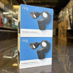 Ring Floodlight Cam Wired Plus (Take It Home In Payment/ llévatelo a casa en pagos)
