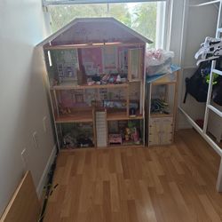 Large Doll House
