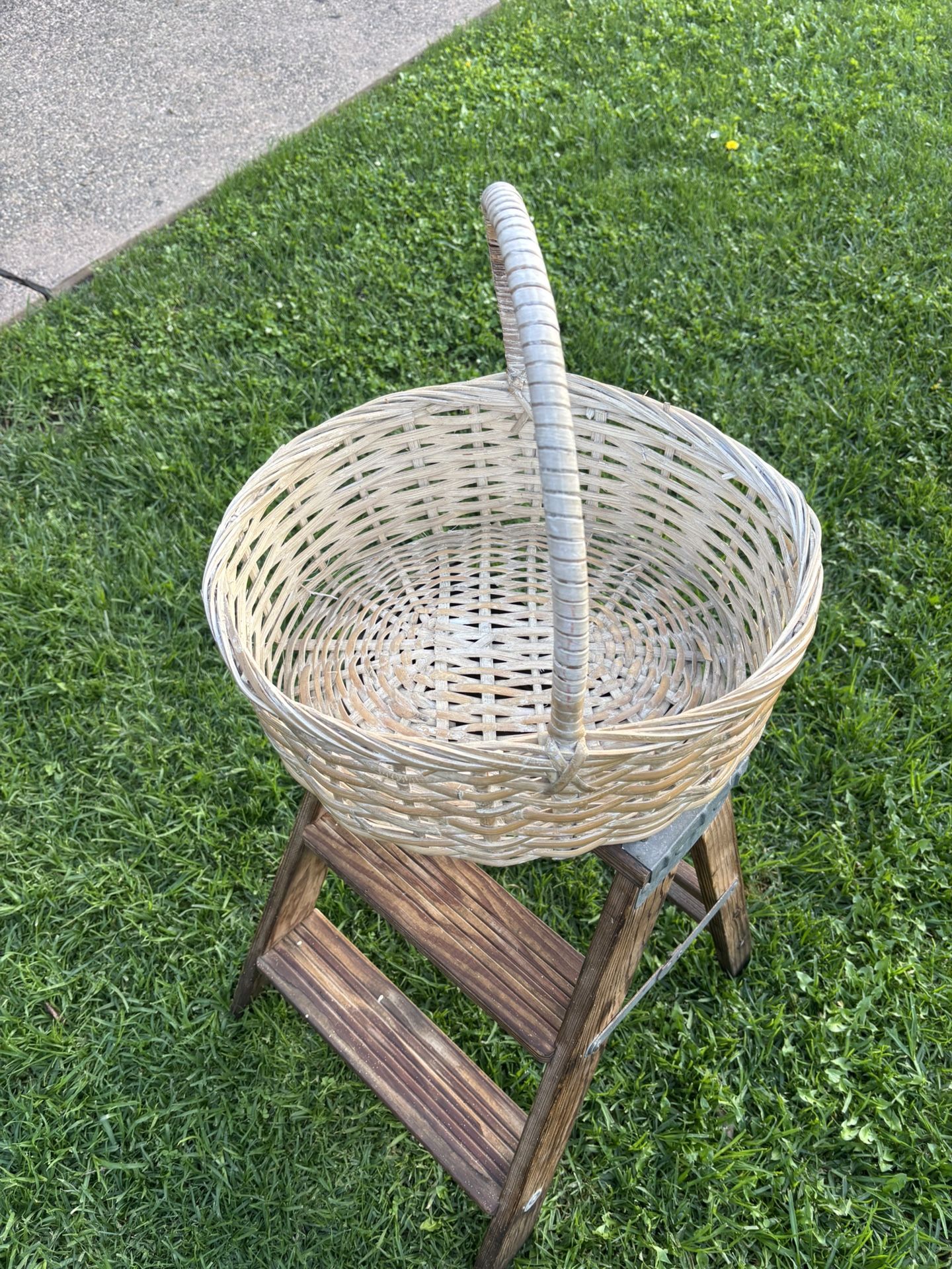 Basket Big Beautiful White