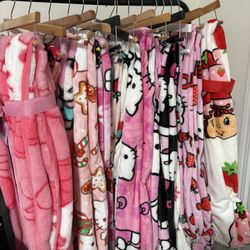 LOT Hello Kitty Blankets For Sale!!