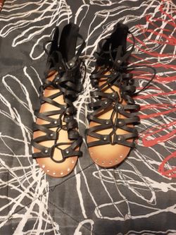 NEW SANDALS SIZE 11 
