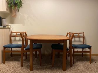 D-Scan Vintage Teak Dining Table w/ Self Storing Leaf