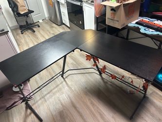 Black corner L desk