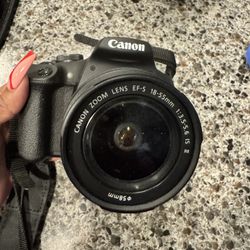 Canon Rebel T7 Camera