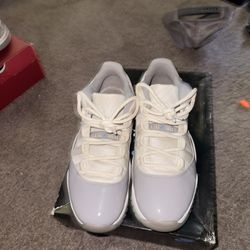Jordan 11 Retro Low Cement Grey