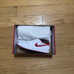 Jordan 1 Retro University Red (never Worn) Size 8