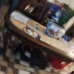 Mesa.   Tipo. ...Antigua ...   .Con.  .Piedra. ..  .De. ...Mármol ..En. .. Durte