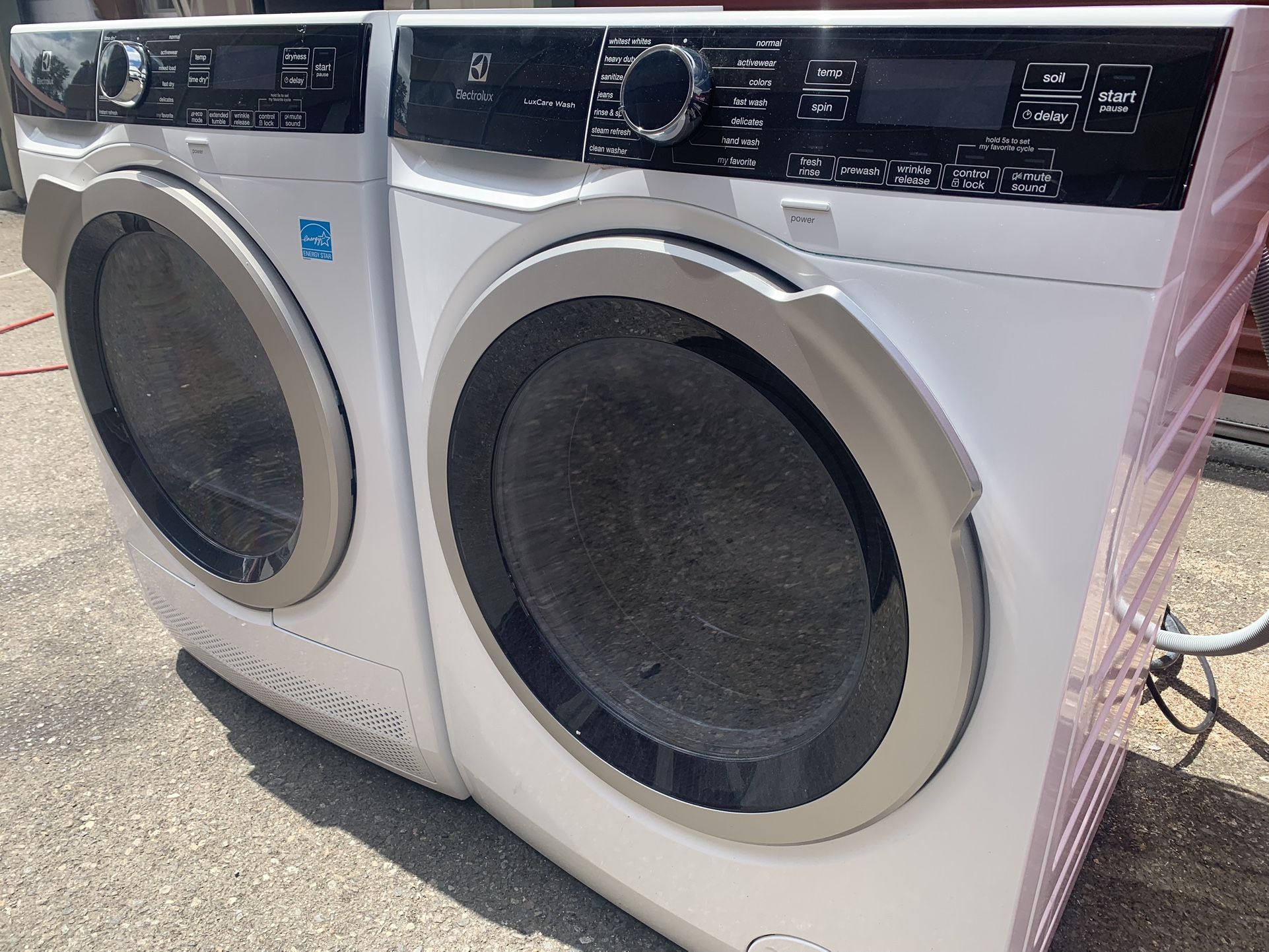 Stackable Electrolux Washer And Electric Dryer