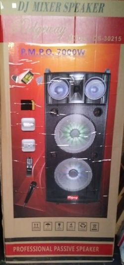 Brand new bluetooth speaker 7000 watts, 2 speakers 15" VERY LOUD