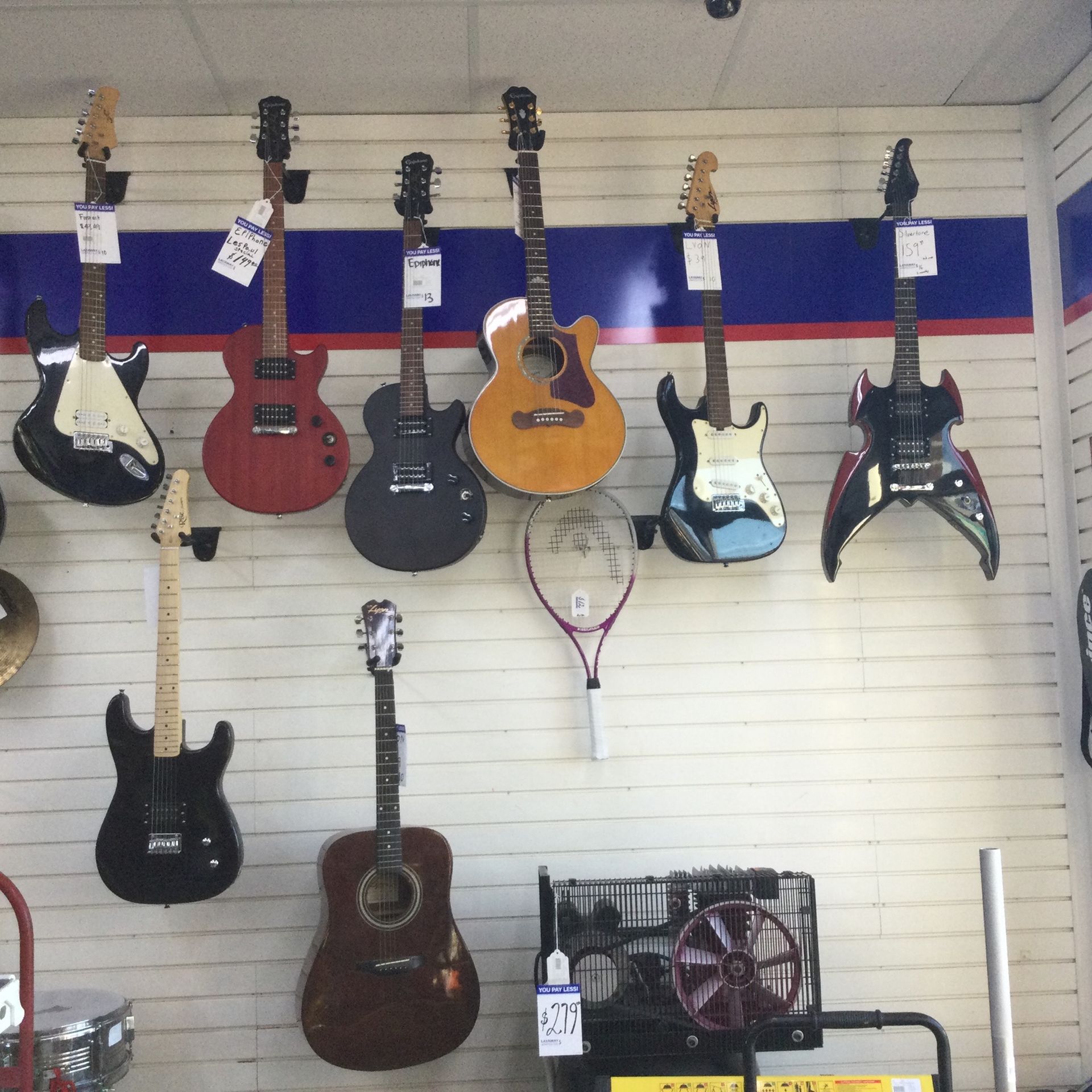 WE ARE BUYING GUITARS