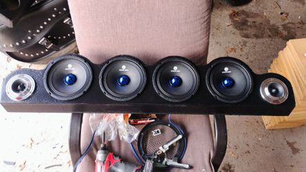 Panel con 4.   Bocinas Nemesis 6.5 400 w cada una