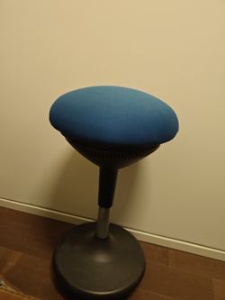 Uplift Motion Stool / Autonomous ErgoStool