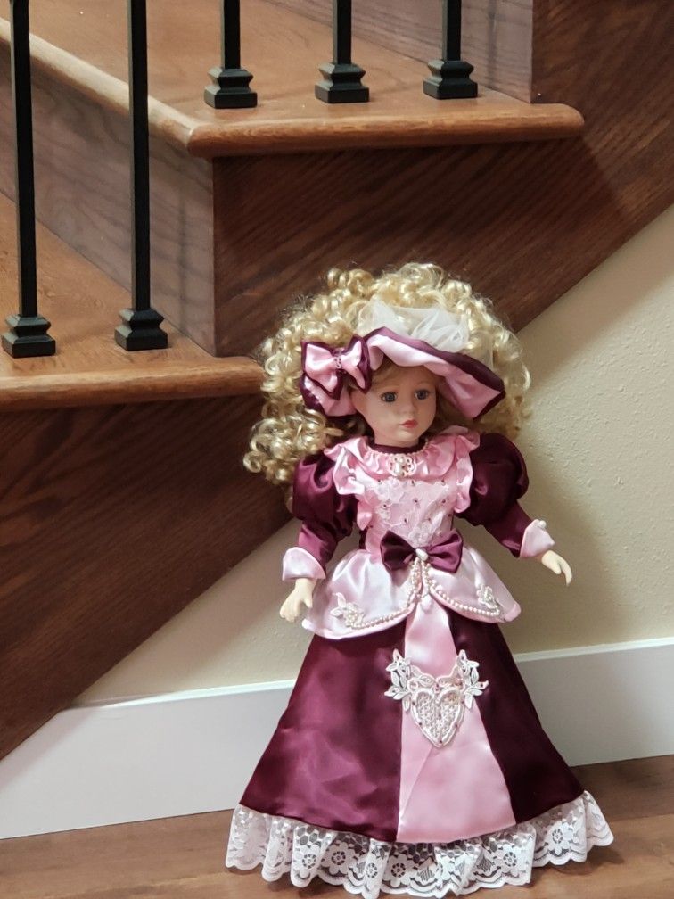 Valentine Collection 1998 Victorian Rose Collection Porcelain Doll- Melissa Jane