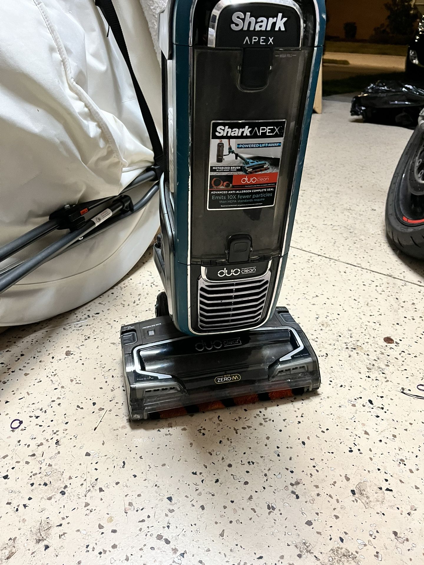 SHARK APEX DUO