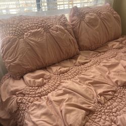 Bedsheet Cover +pillowcases (queen/full)