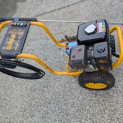 DeWalt GX200 HONDA 6.5.  2800psl Max. 3.0 GPM