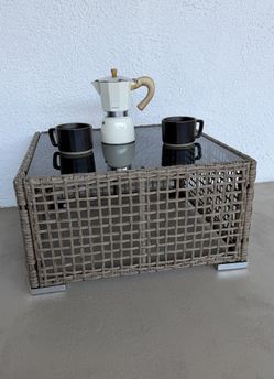 Earthy Home Style Outdoor Indoor Rattan Coffee table With Glass Top