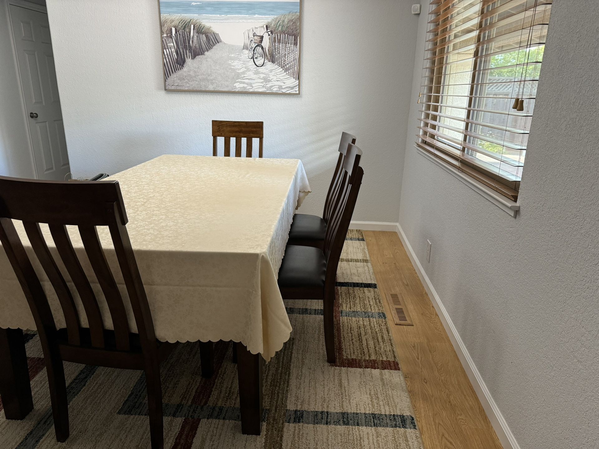 Dining table set with extension 450$ (from living space)