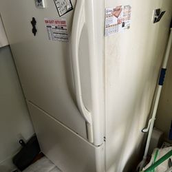 Refrigerator / Freezer - Older Model - Still Works Fine