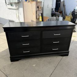 6 Drawer Black Dresser !