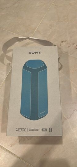 SONY Series XE300 speaker in blue