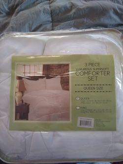 3 piece Queen size white comforter with 2 pillow shams. Made of 100% microfiber polyester. 86x86, shams are 20x30