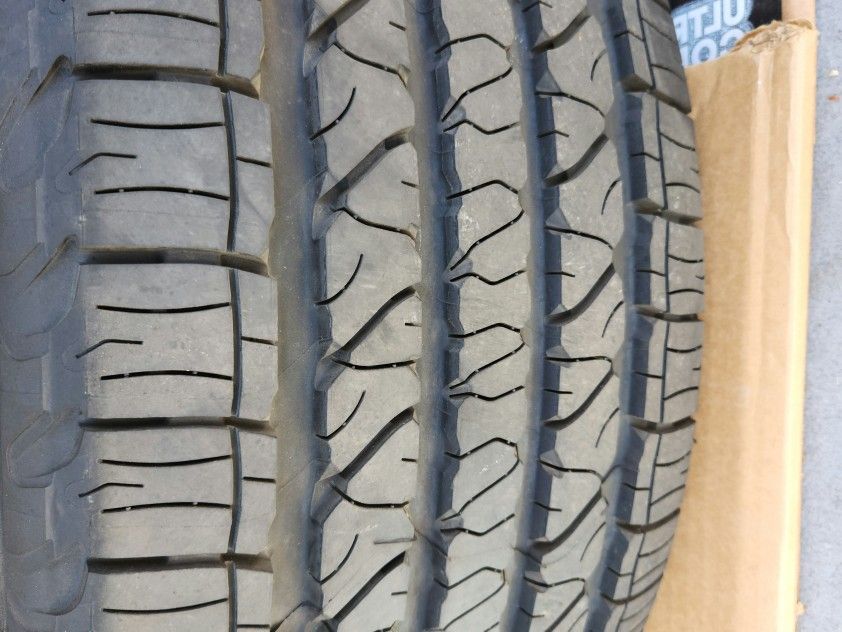 Goodyear Fortera Tire 265 50 20