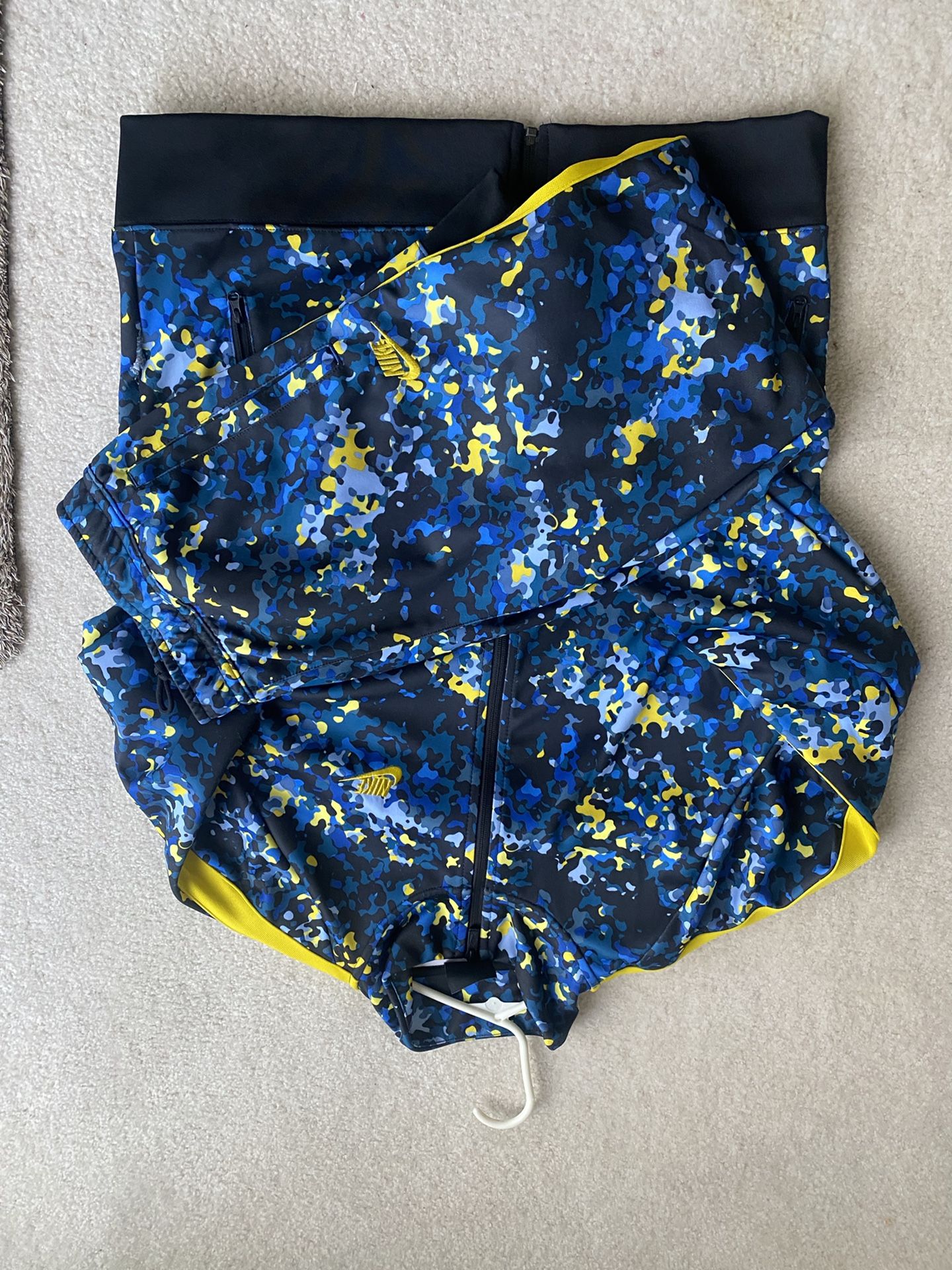 Mens Nike Sweatsuits (SZ: Large)