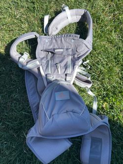 Mumgaroo Ergonomic Baby Carrier & Hip Seat – Like New