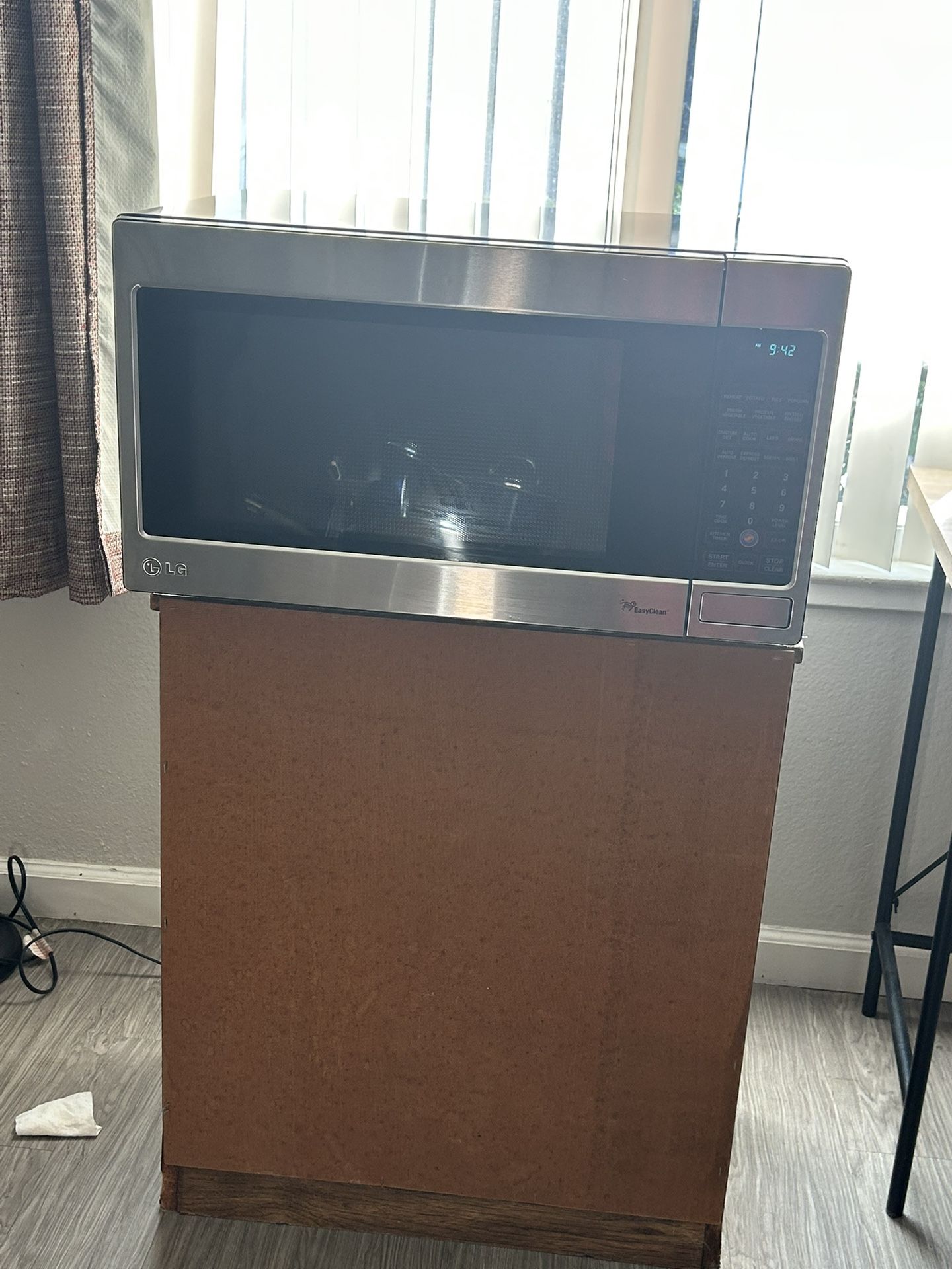 LG Microwave Oven