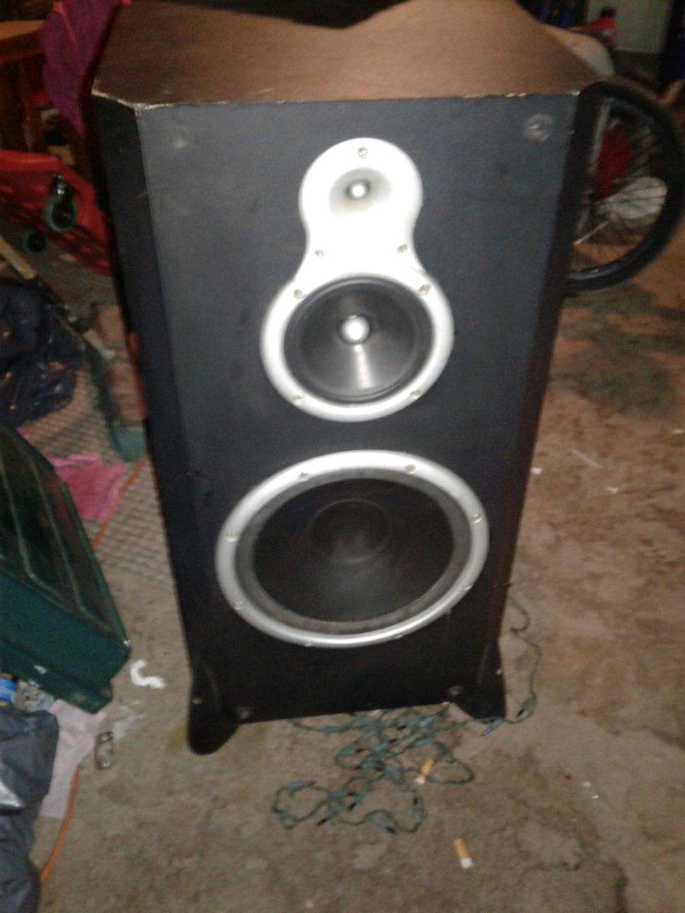 DCM 10a floor standing speakers