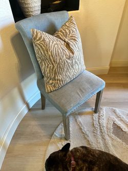 Accent chair