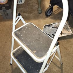 40" 2-Step Ladder