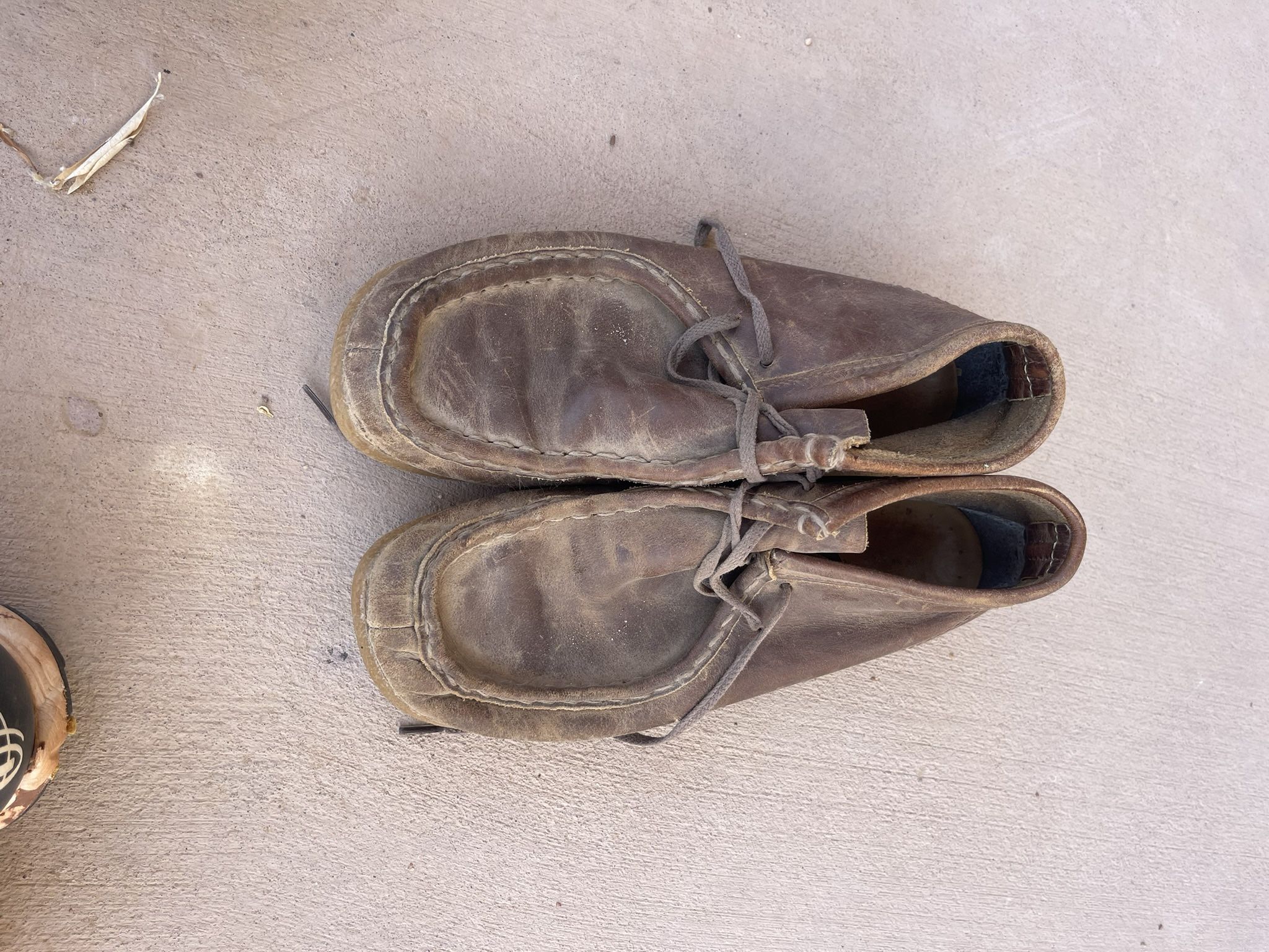 Size 3 Clark’s Original Gum Sole Hush Puppies.