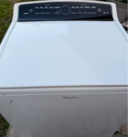 WHIRLPOOL HE KING SIZE STAINLESS STEEL WASHER. PERFECT WORKING CONDITION. 4.8cft.