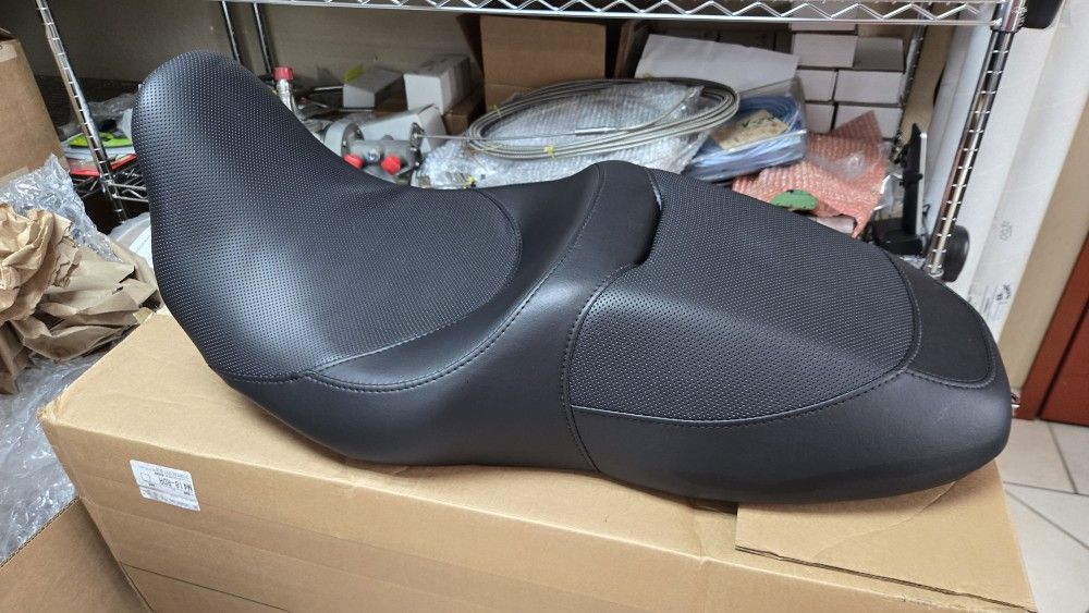 2025 OEM HARLEY ROAD GLIDE SEAT
