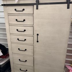 Dresser Chest 