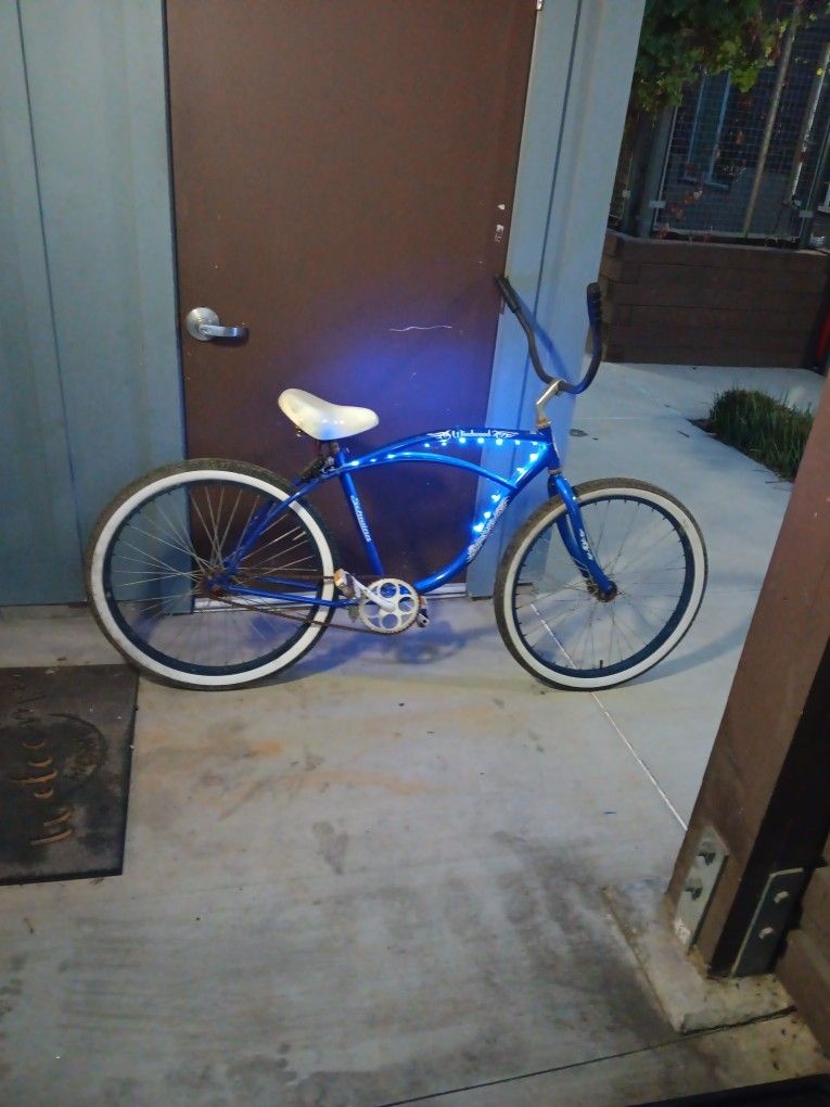 Schwinn Beach Cruiser