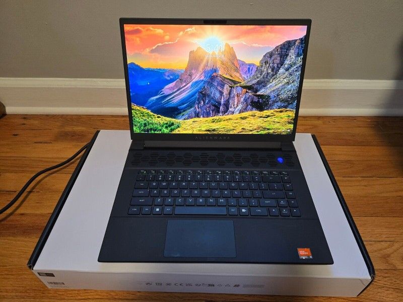 Gaming Laptop  Alienware m16 