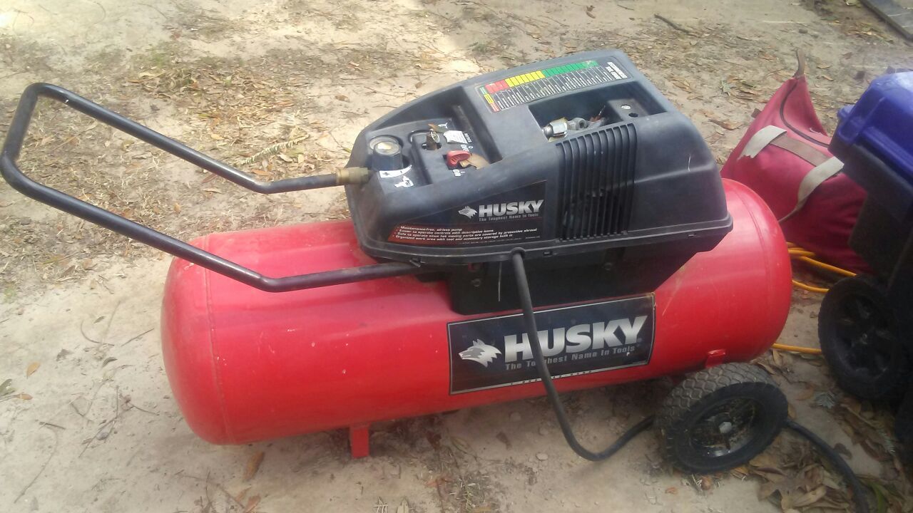 Husky 17 Gallon 5HP Air Compressor 9.9CFM 150PSI max. Husky 17 gallon air compressor