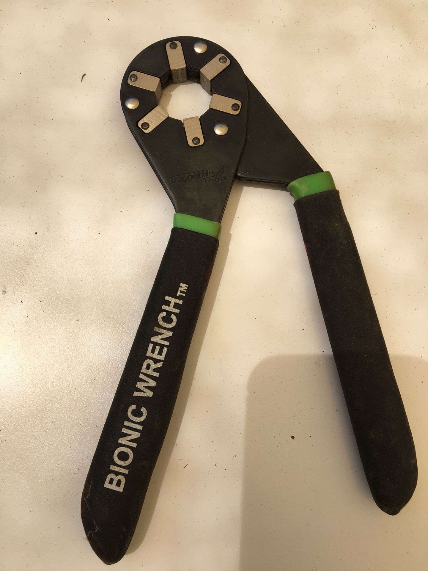 Bionic Wrench