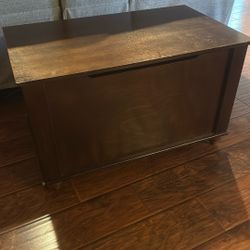 Wooden Storage Bench/ Chest 