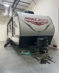 Pacific Coachworks- Powerlite Toy Hauler