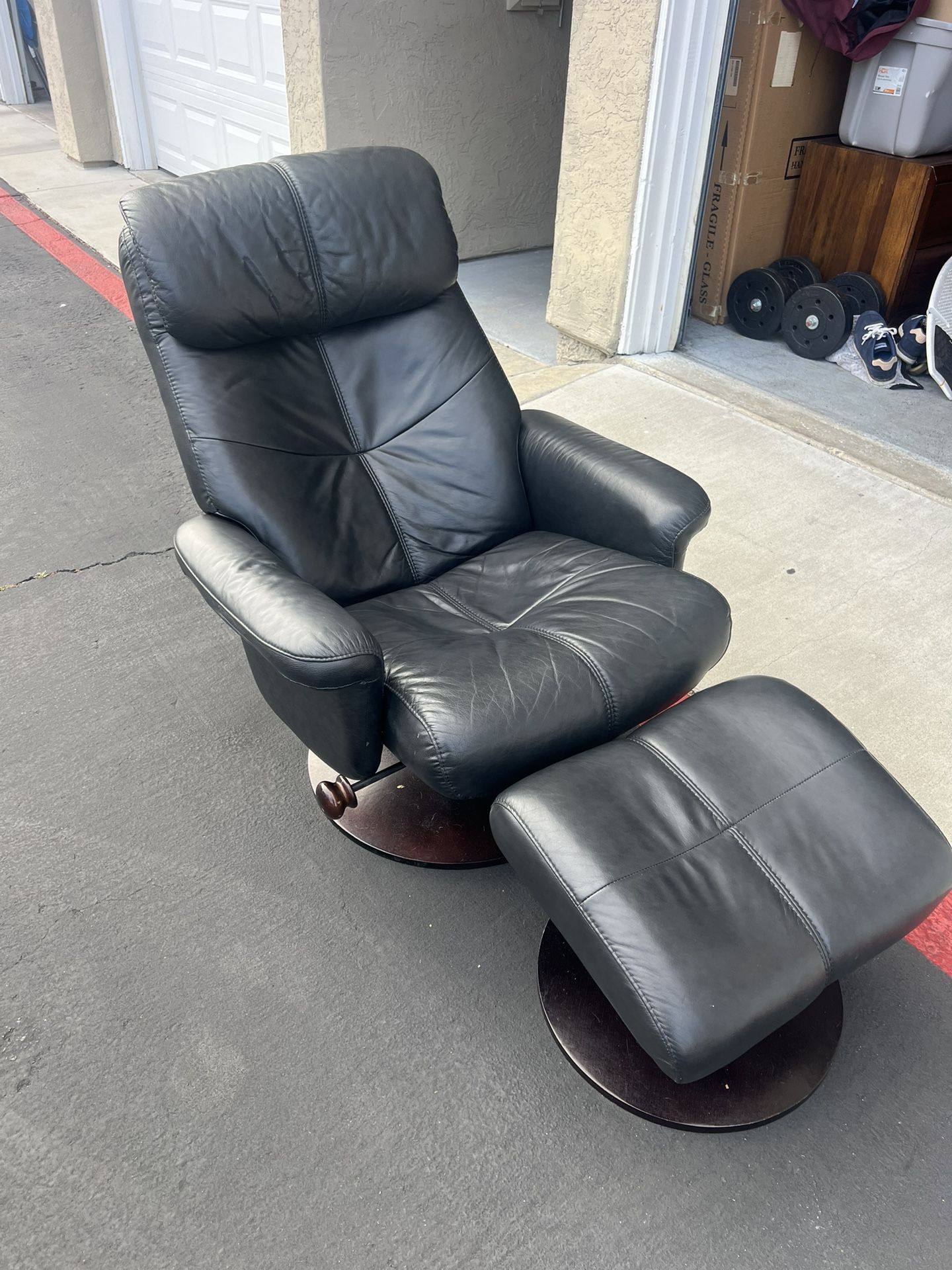 Leather Recliner Chair w/ottoman