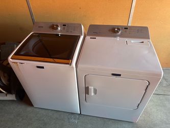 Maytag Bravos XL Washer and Dryer Set